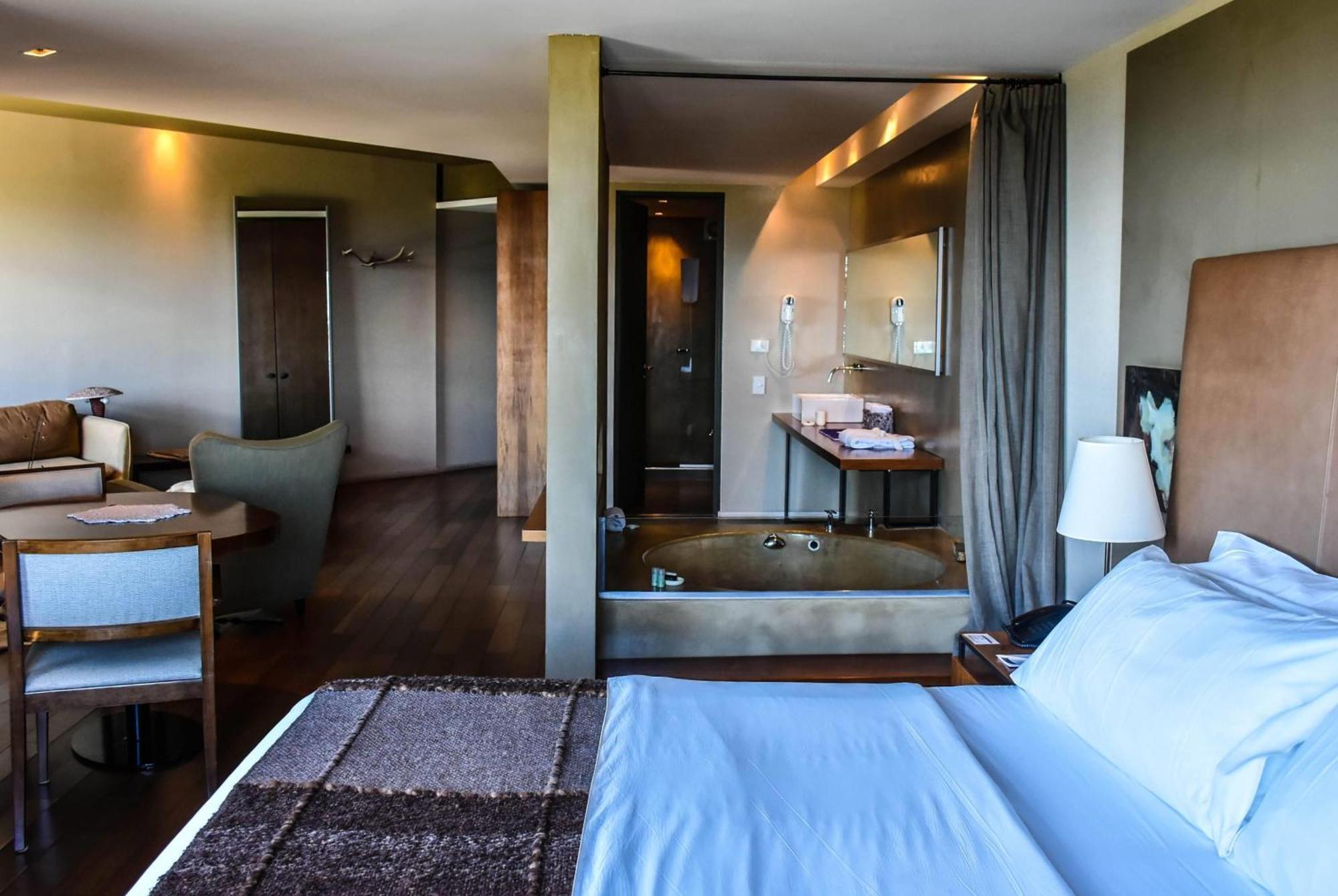 Twin Room with Lake View,1658751859:JPEG